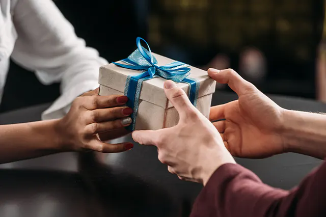 Affordable Gift Ideas For Coworkers and Office Parties